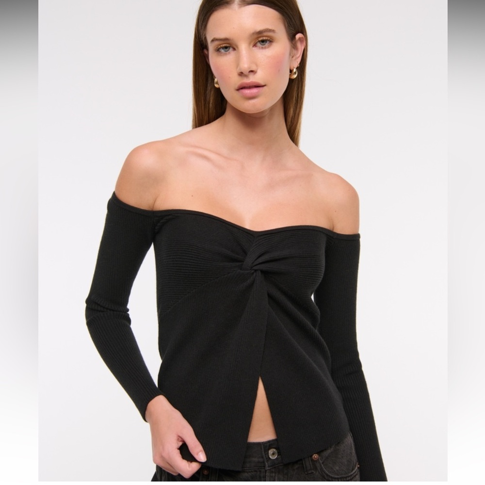 Abercrombie & Fitch Black Off-Shoulder Sweater